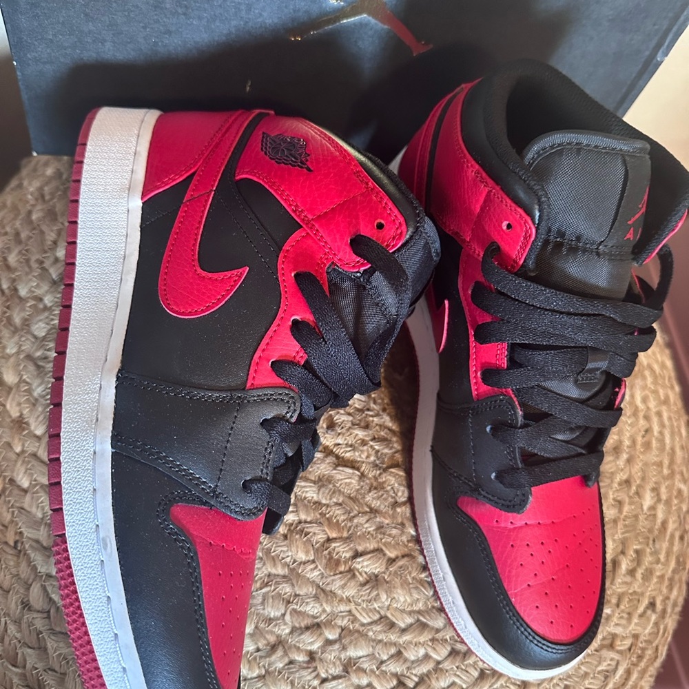 AIR JORDAN 1 mid